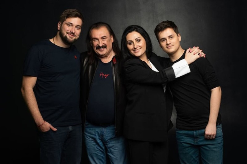 Степан Гіга Перша Дружина: Биография, Личная Жизнь и Карьера