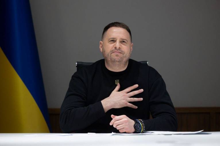 Андрій Єрмак: Національність, Кар'єра та Особисте Життя