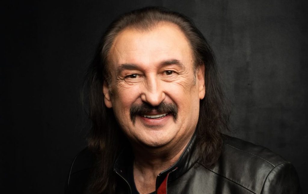 Степан Гіга Біографія: життя, кар’єра та особисте життя відомого співака